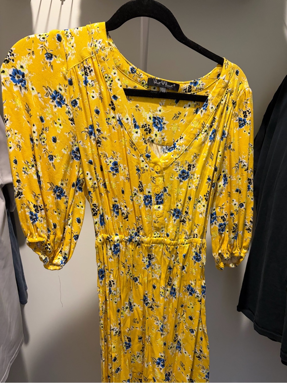 Women's Yellow Floral V-Neck Midi Dress - Blue Floral Print